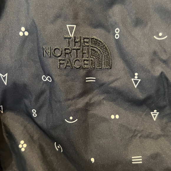 The North Face Womens Resolve Parka (S) - Picture 4 of 7